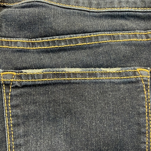 Sonoma Mid-rise bootcut Jeans 8  Short New with Tags - Picture 3 of 6